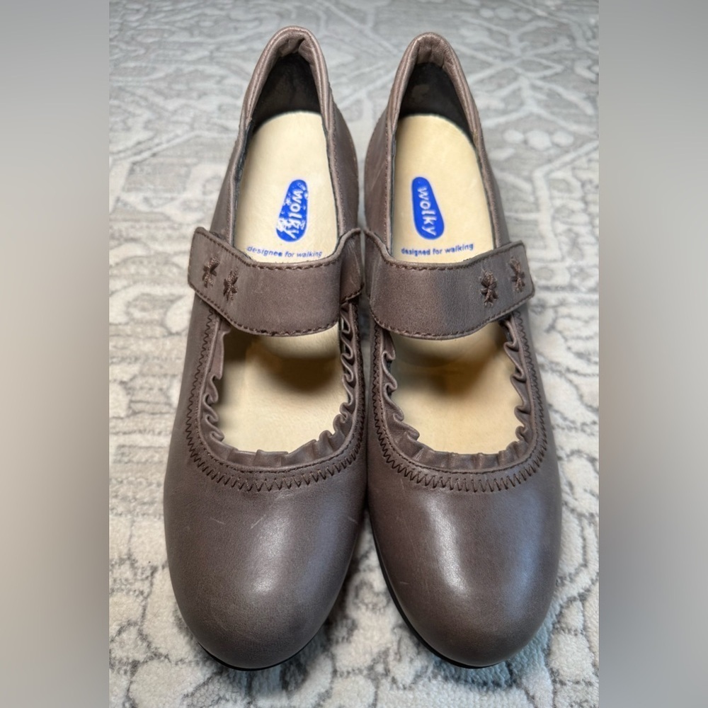 Wolky brown Leather Adjustable Mary Jane Heel
Shoes Euro 39 Women's US 8.5